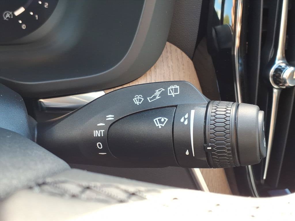 2026 Volvo XC60 Plus - Photo 20