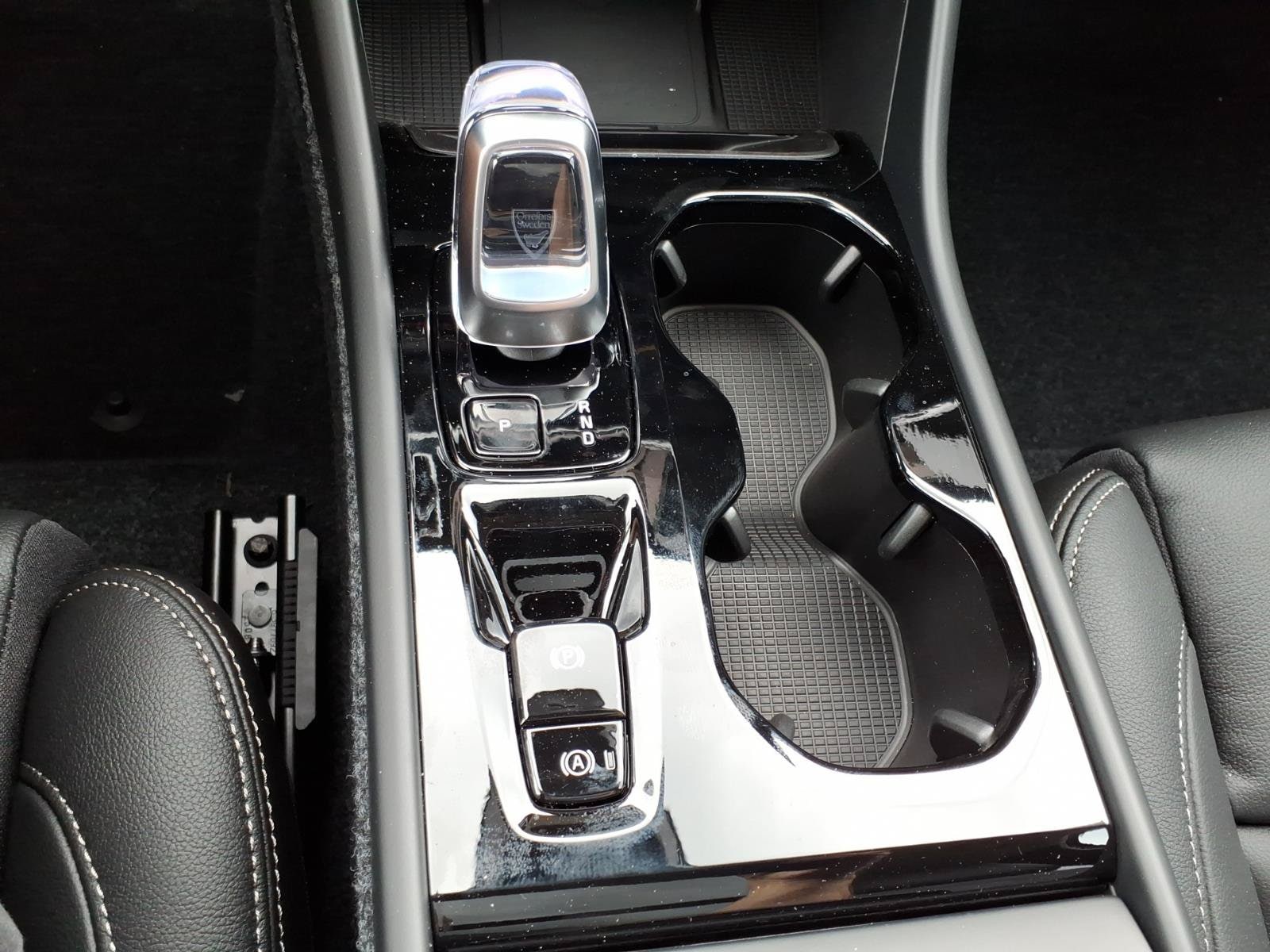 2026 Volvo XC40 Plus - Photo 26