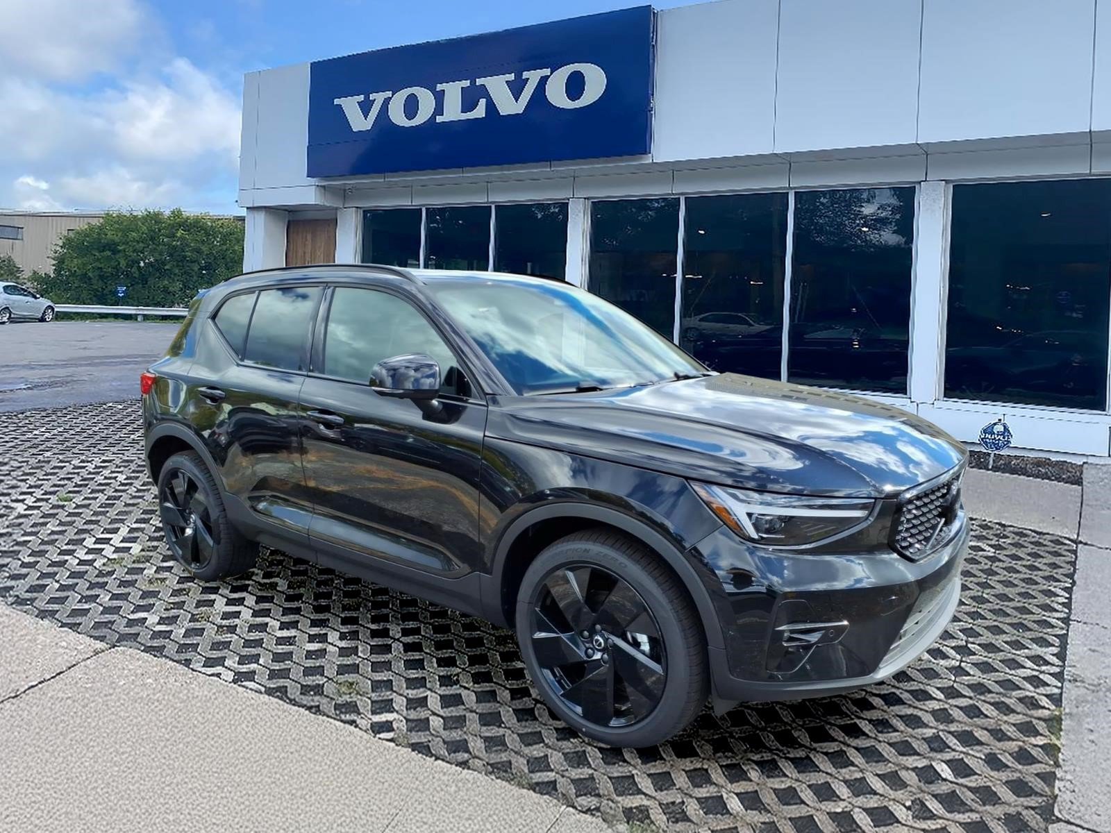 New 2026 Volvo XC40 B5 Ultra Black Edition SUV