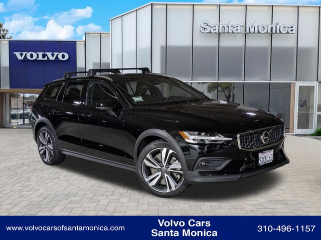 2026 Volvo V60 Cross Country