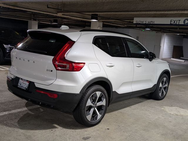2026 Volvo XC40 Plus - Photo 3