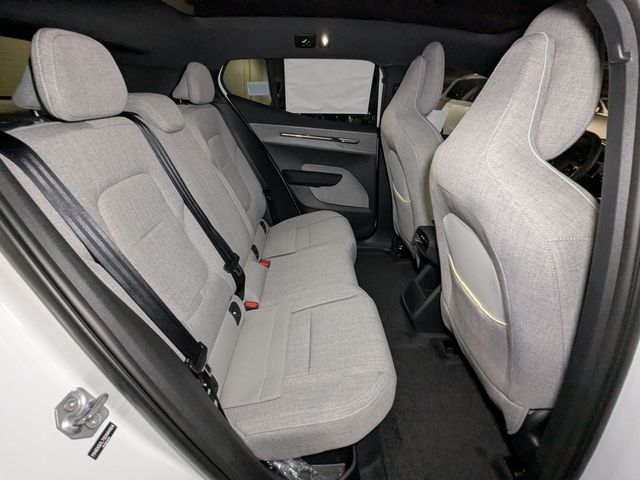 2025 Volvo EX30 Ultra - Photo 29