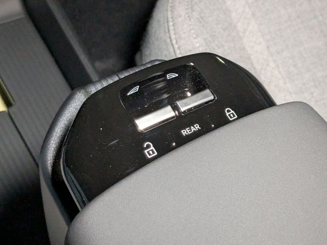 2025 Volvo EX30 Ultra - Photo 23