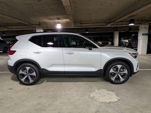 2026 Volvo XC40 Plus - Photo 2