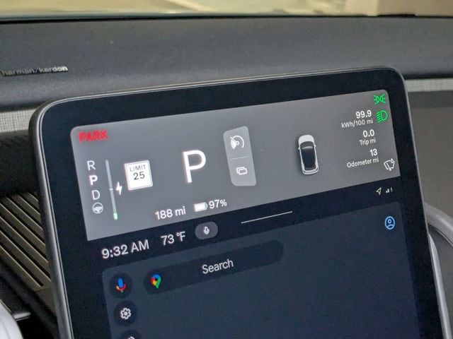 2025 Volvo EX30 Ultra - Photo 16