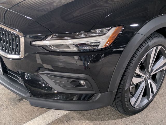 2026 Volvo V60 Cross Country Plus - Photo 9