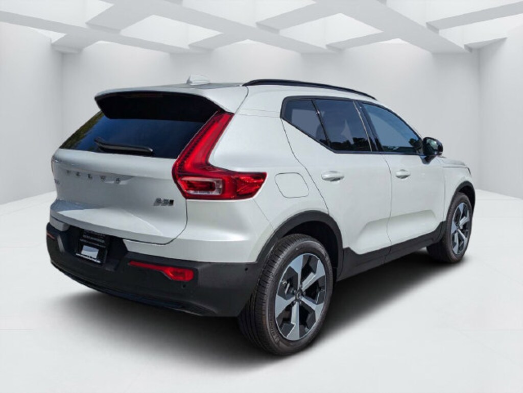 New 2026 Volvo XC40 B5 Plus SUV