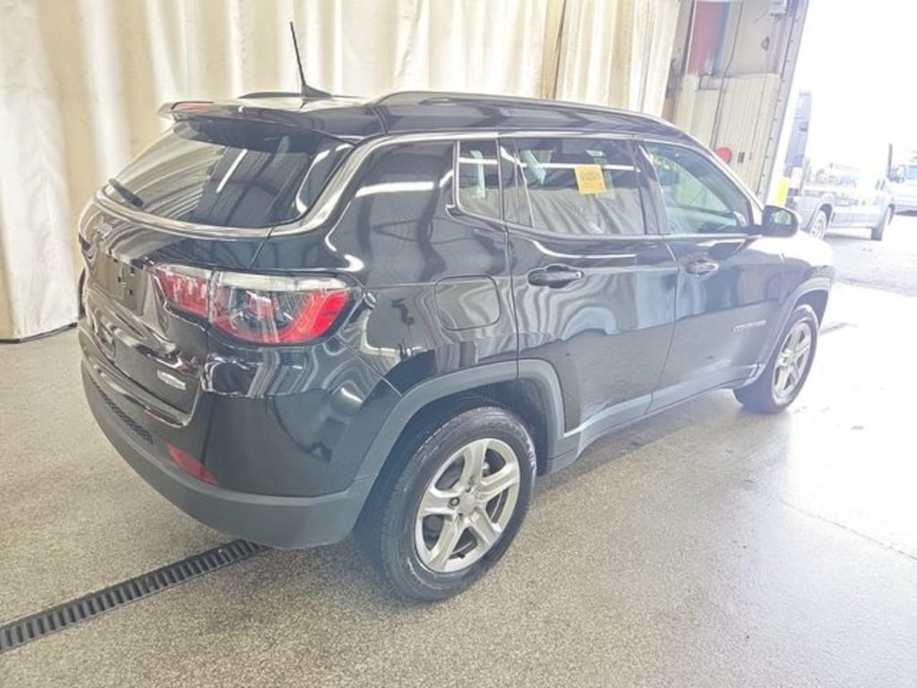 Used 2023 Jeep Compass Latitude SUV