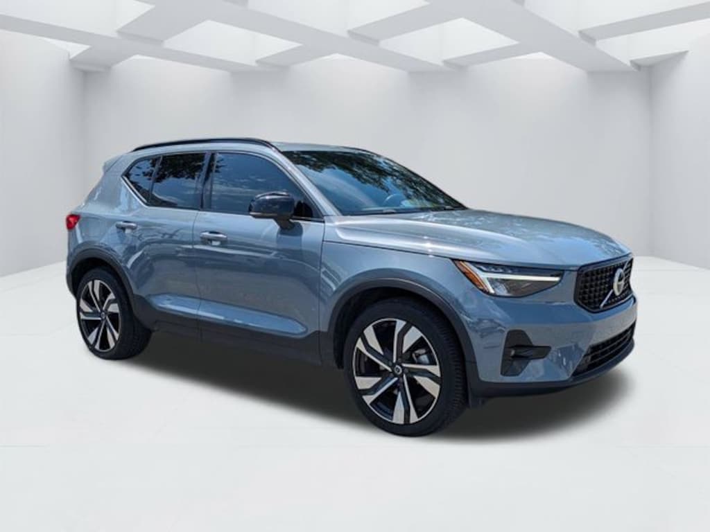 Certified 2023 Volvo XC40 B5 Plus Dark Theme SUV
