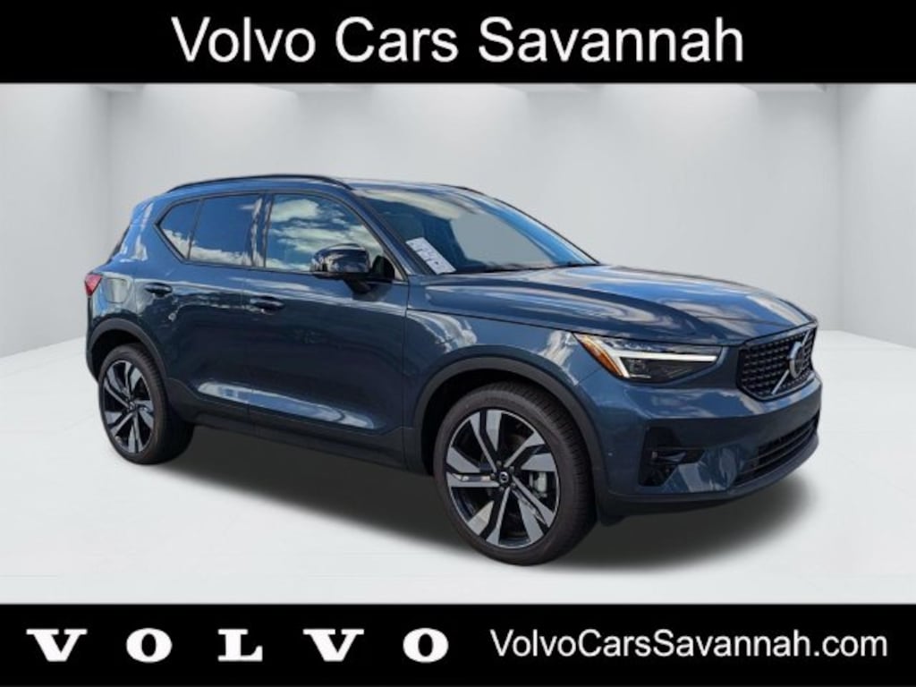 New 2026 Volvo XC40 B5 Ultra SUV