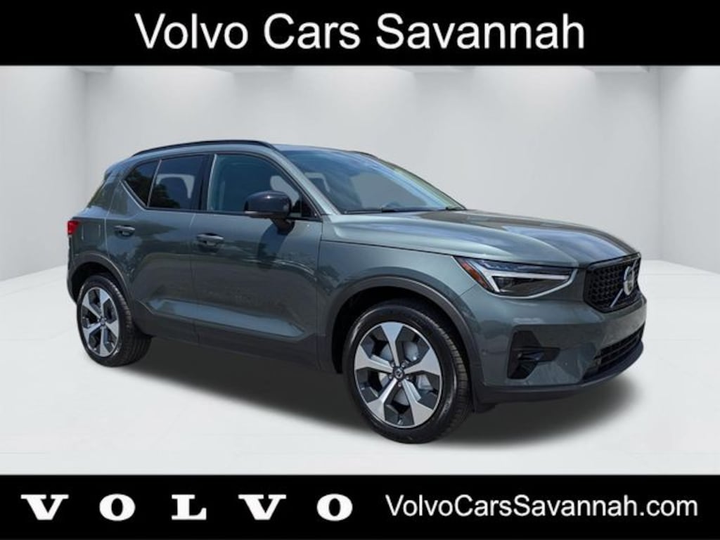 New 2026 Volvo XC40 B5 Plus SUV