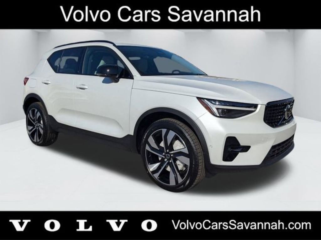 New 2026 Volvo XC40 B5 Ultra SUV