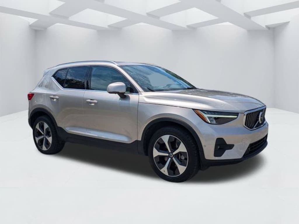 Certified 2024 Volvo XC40 B5 Plus Bright Theme SUV