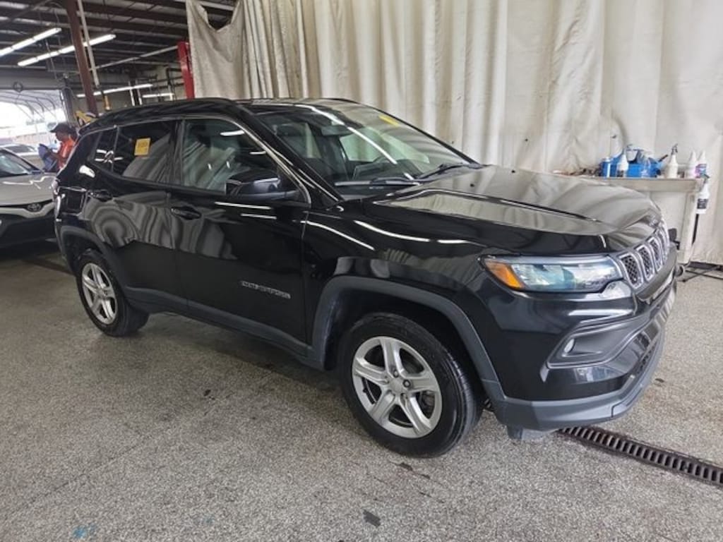 Used 2023 Jeep Compass Latitude SUV