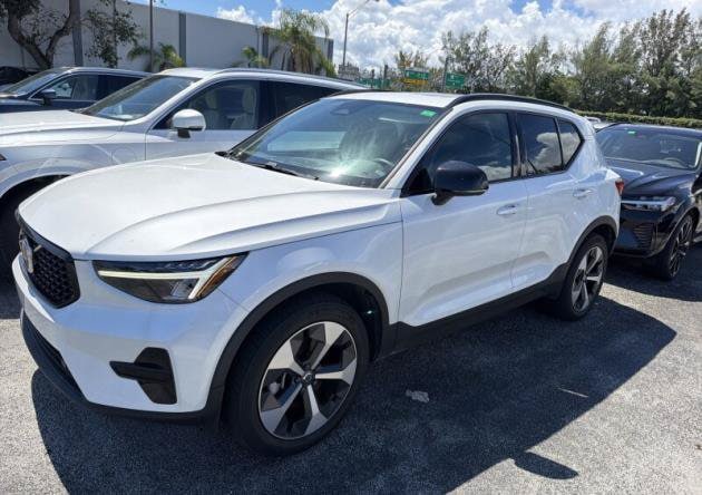 2024 Volvo XC40