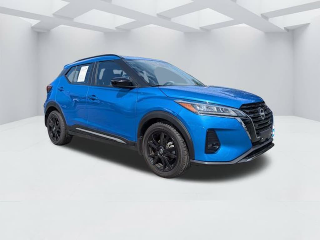 Used 2024 Nissan Kicks SR SUV