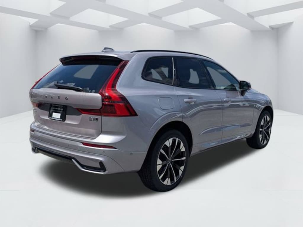 New 2026 Volvo XC60 B5 Plus SUV