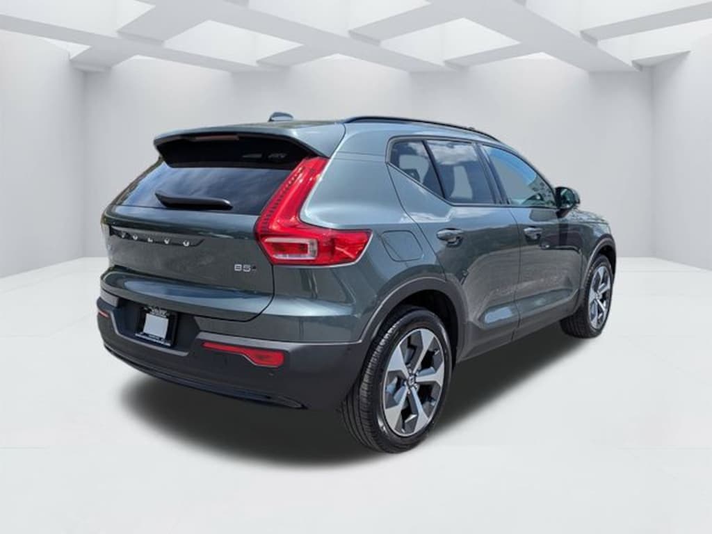 New 2026 Volvo XC40 B5 Plus SUV