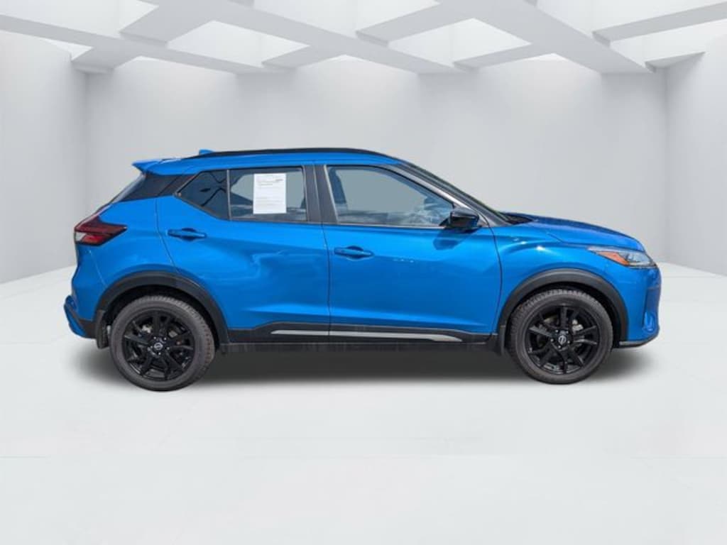 Used 2024 Nissan Kicks SR SUV