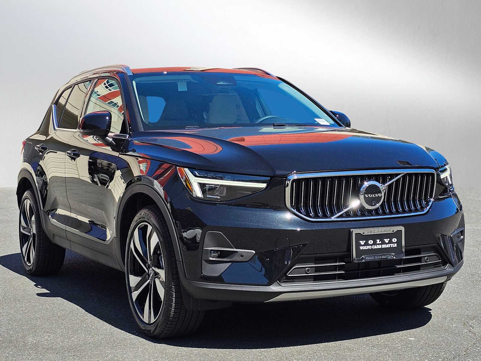2025 Volvo XC40