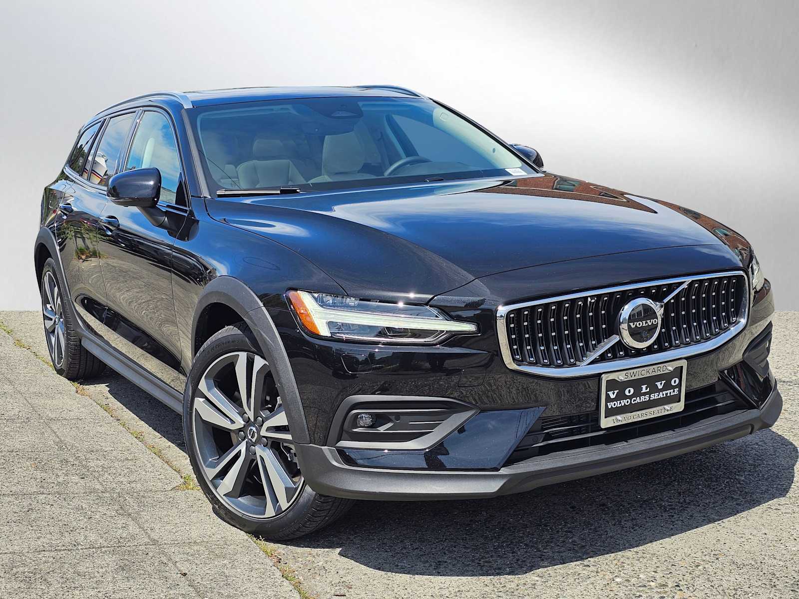 2026 Volvo V60 Cross Country Plus