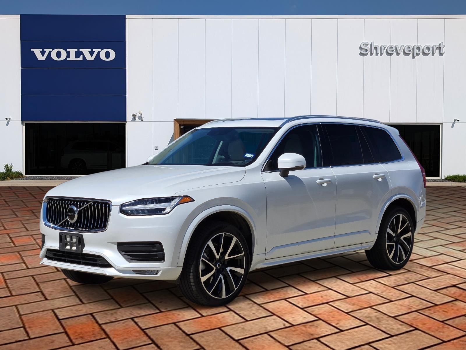 2022 Volvo XC90 T6 Momentum