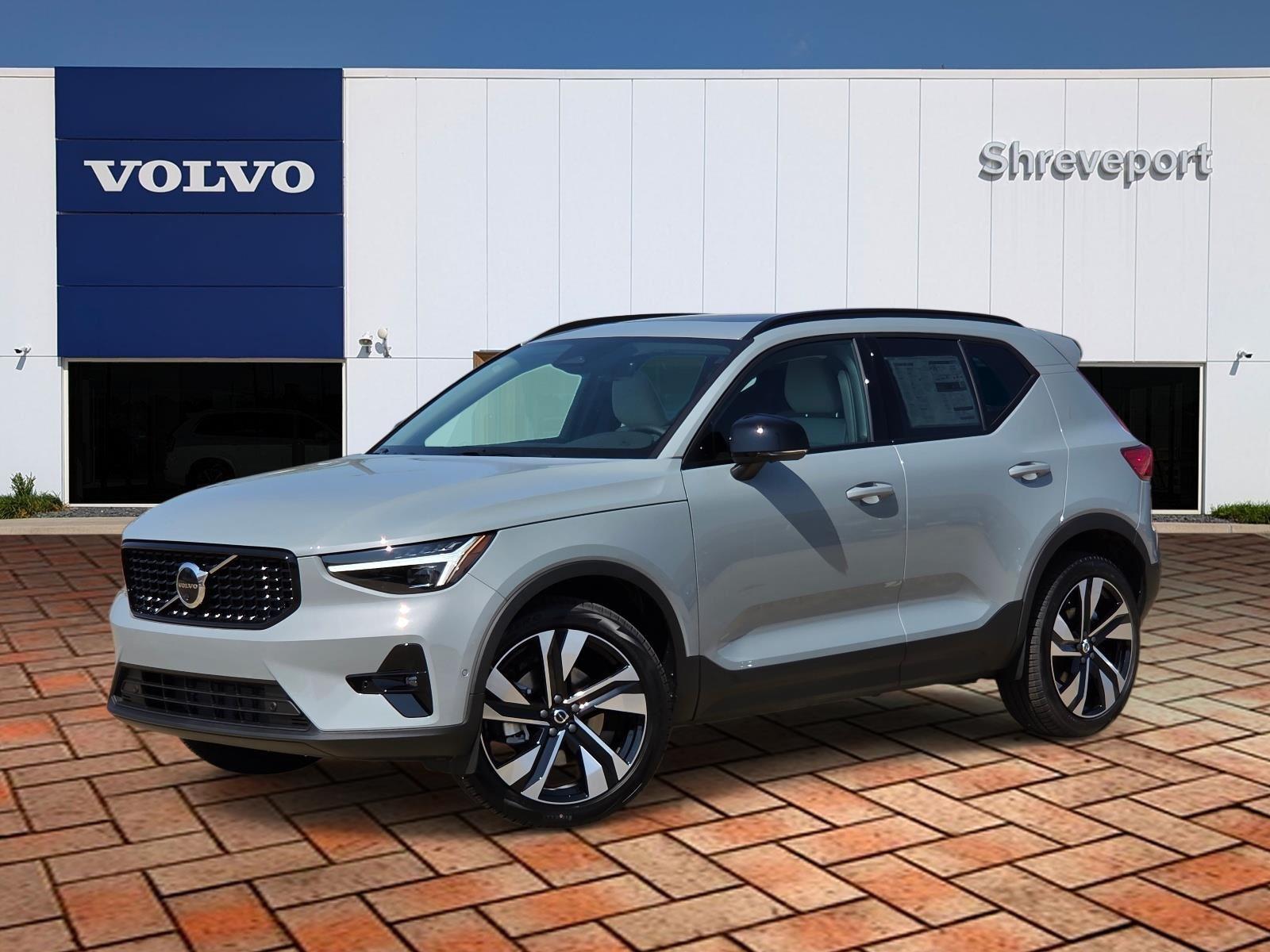 2026 Volvo XC40 B5 Plus