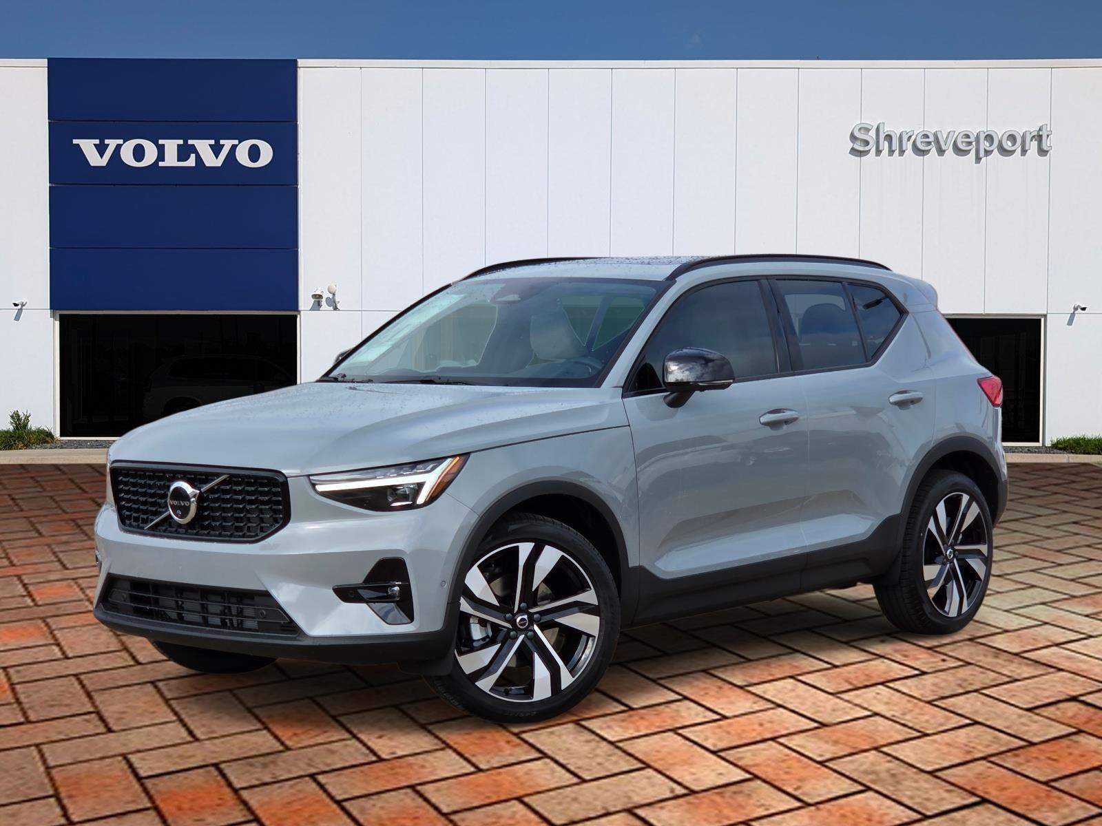 2026 Volvo XC40 B5 Plus