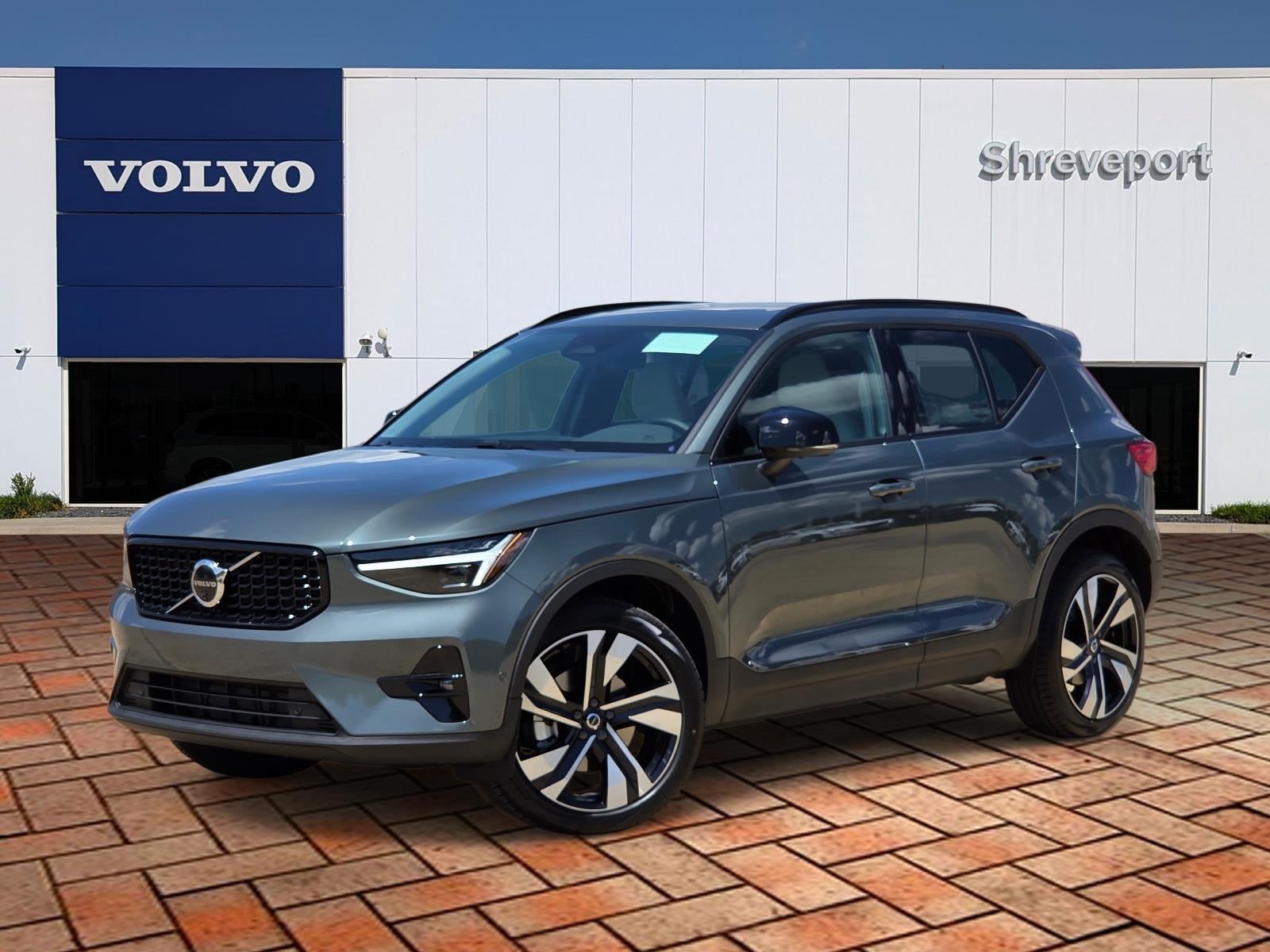2026 Volvo XC40 B5 Ultra