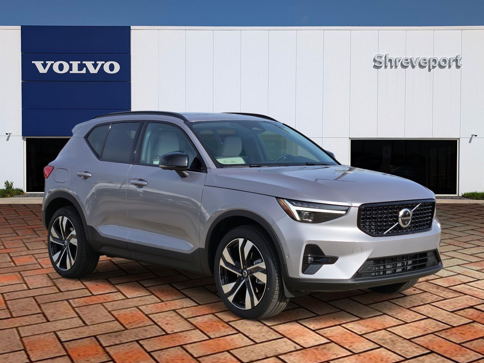 Used 2026 Volvo XC40 B4 Plus SUV