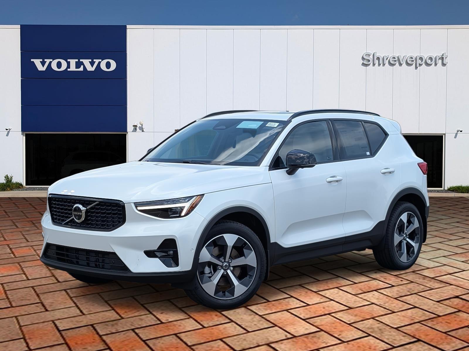 2026 Volvo XC40 B5 Plus SUV