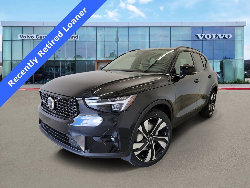 2026 Volvo XC40 SUV 