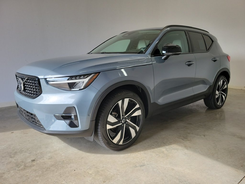 2023 Volvo XC40