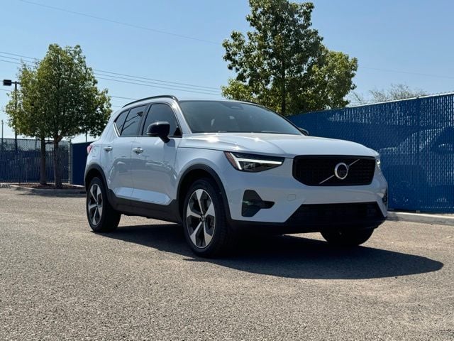 2026 Volvo XC40