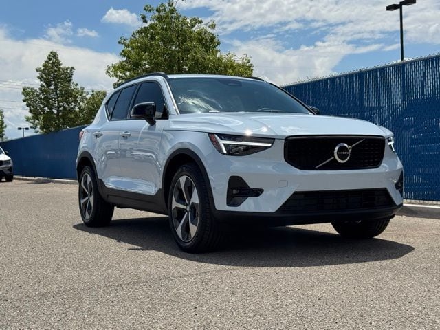 2026 Volvo XC40
