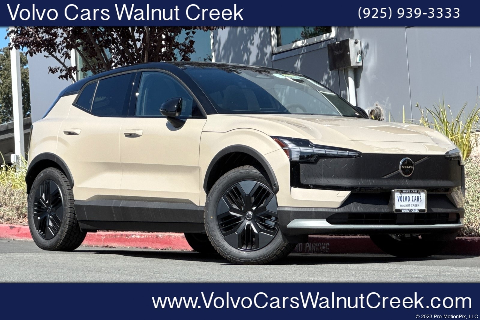 2026 Volvo EX30 Cross Country