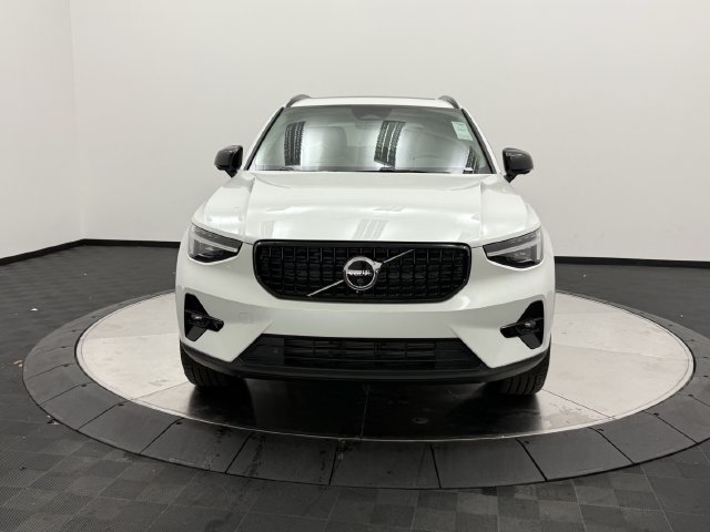 New 2026 Volvo XC40 B5 Ultra SUV