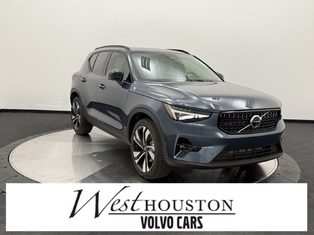 New 2026 Volvo XC40 B5 Ultra SUV