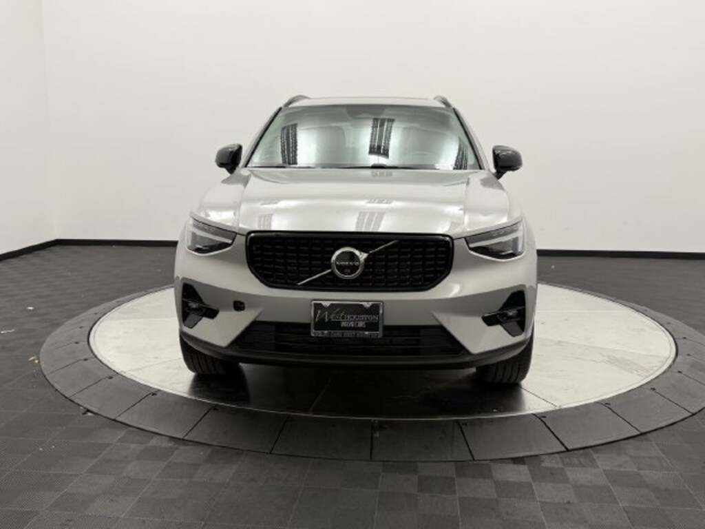 Certified 2025 Volvo XC40 B5 Ultra Dark Theme SUV