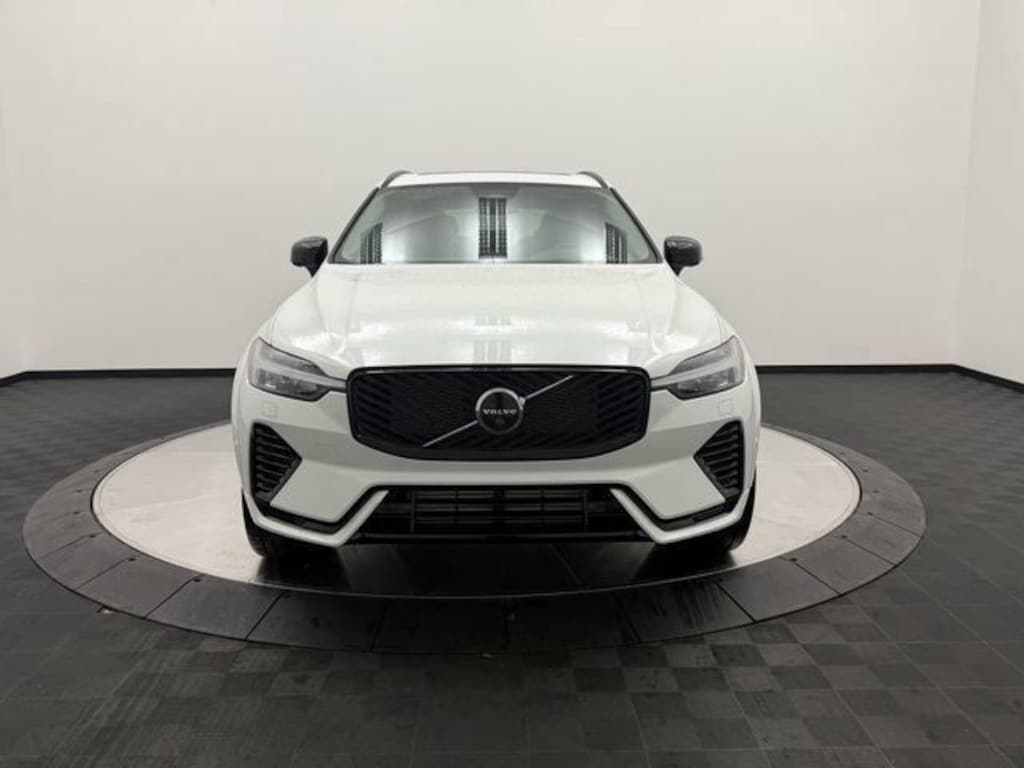 New 2026 Volvo XC60 plug-in hybrid T8 Ultra SUV