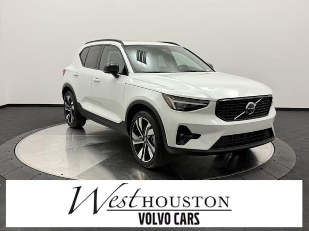 Certified 2025 Volvo XC40 B5 Ultra Dark Theme SUV