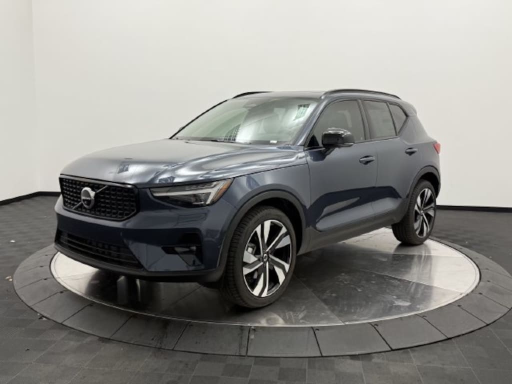New 2026 Volvo XC40 B5 Ultra SUV