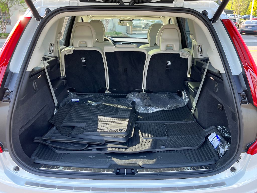 2025 Volvo XC90 Plus - Photo 26
