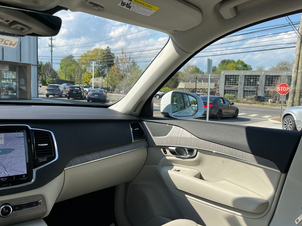 2025 Volvo XC90 Plus - Photo 24