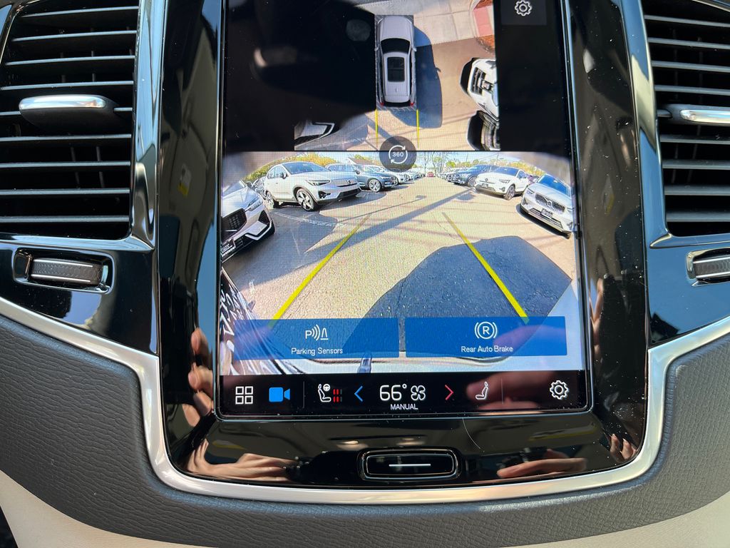 2025 Volvo XC90 Plus - Photo 16