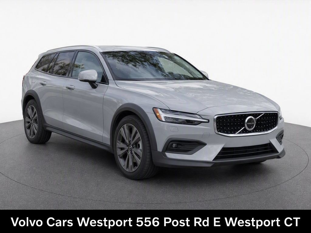 2025 Volvo V60 Cross Country