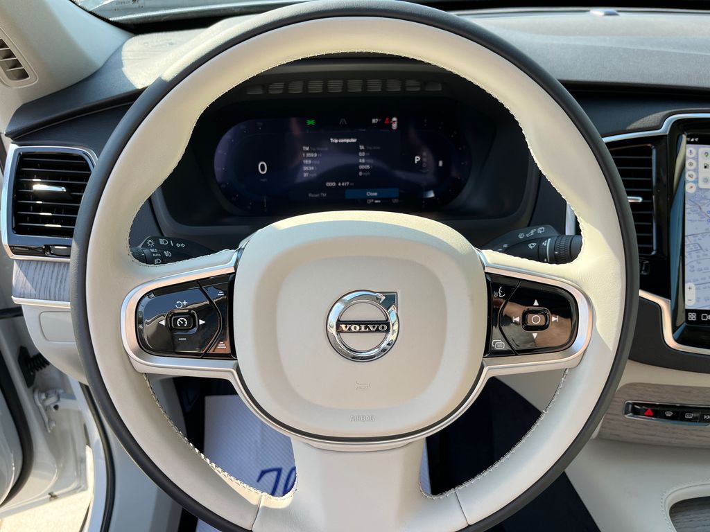 2025 Volvo XC90 Plus - Photo 11