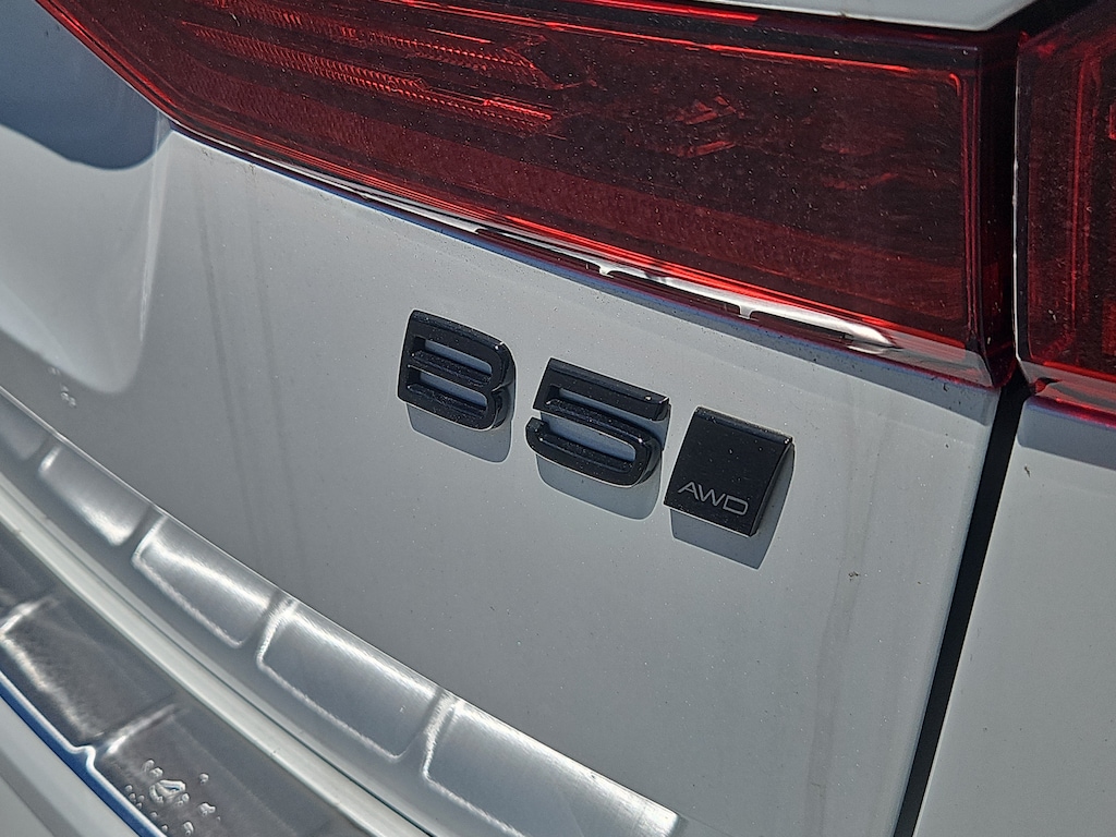 New 2026 Volvo XC60 B5 Ultra Black Edition SUV