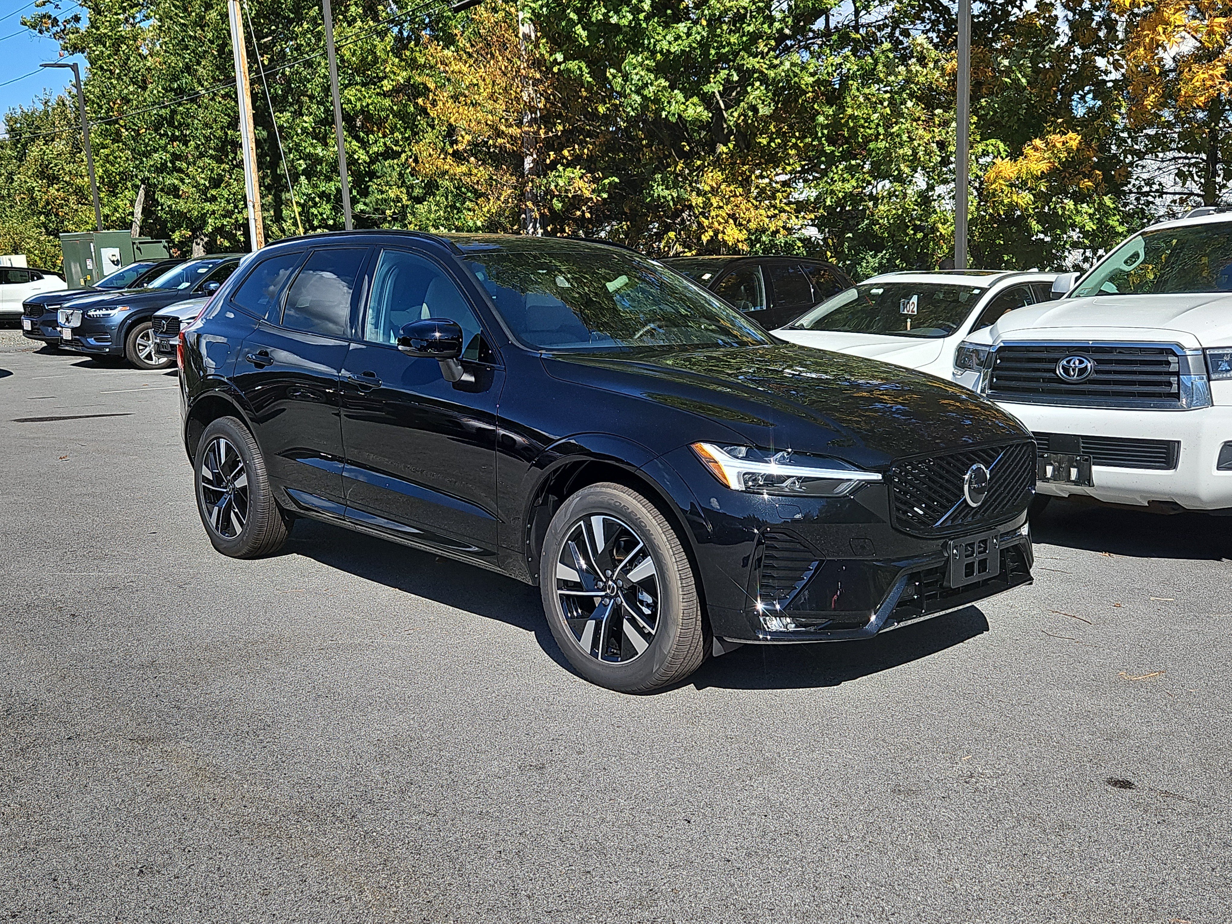 2027 Volvo XC60 B5 Core SUV
