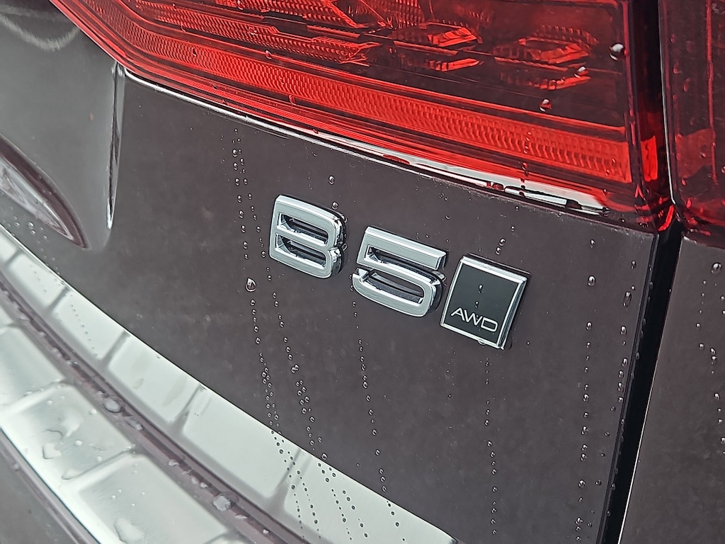 New 2026 Volvo XC60 B5 Plus SUV